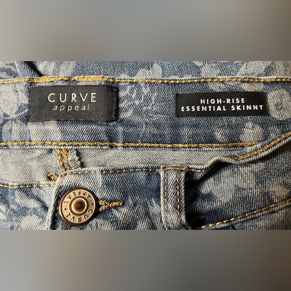 Curve Appeal High Rise Essential Skinny Floral Jeans EUC - Picture 3 of 4